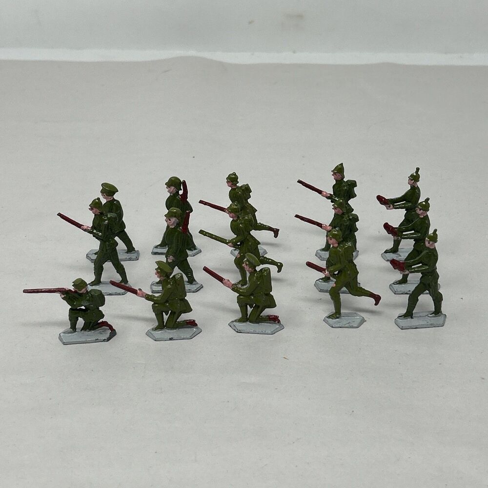 LEAD SEMI-FLAT SOLDIERS VINTAGE SET OF 15 WWI Soldiers Green Paint 2" Tall